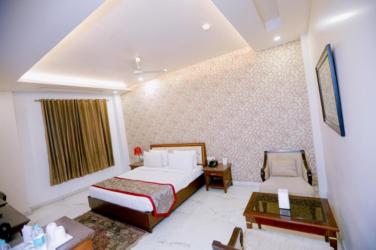 Hotel Leela Grande Karnal Exterior photo