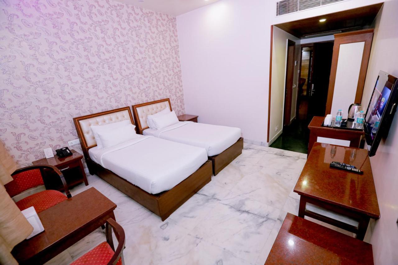 Hotel Leela Grande Karnal Exterior photo