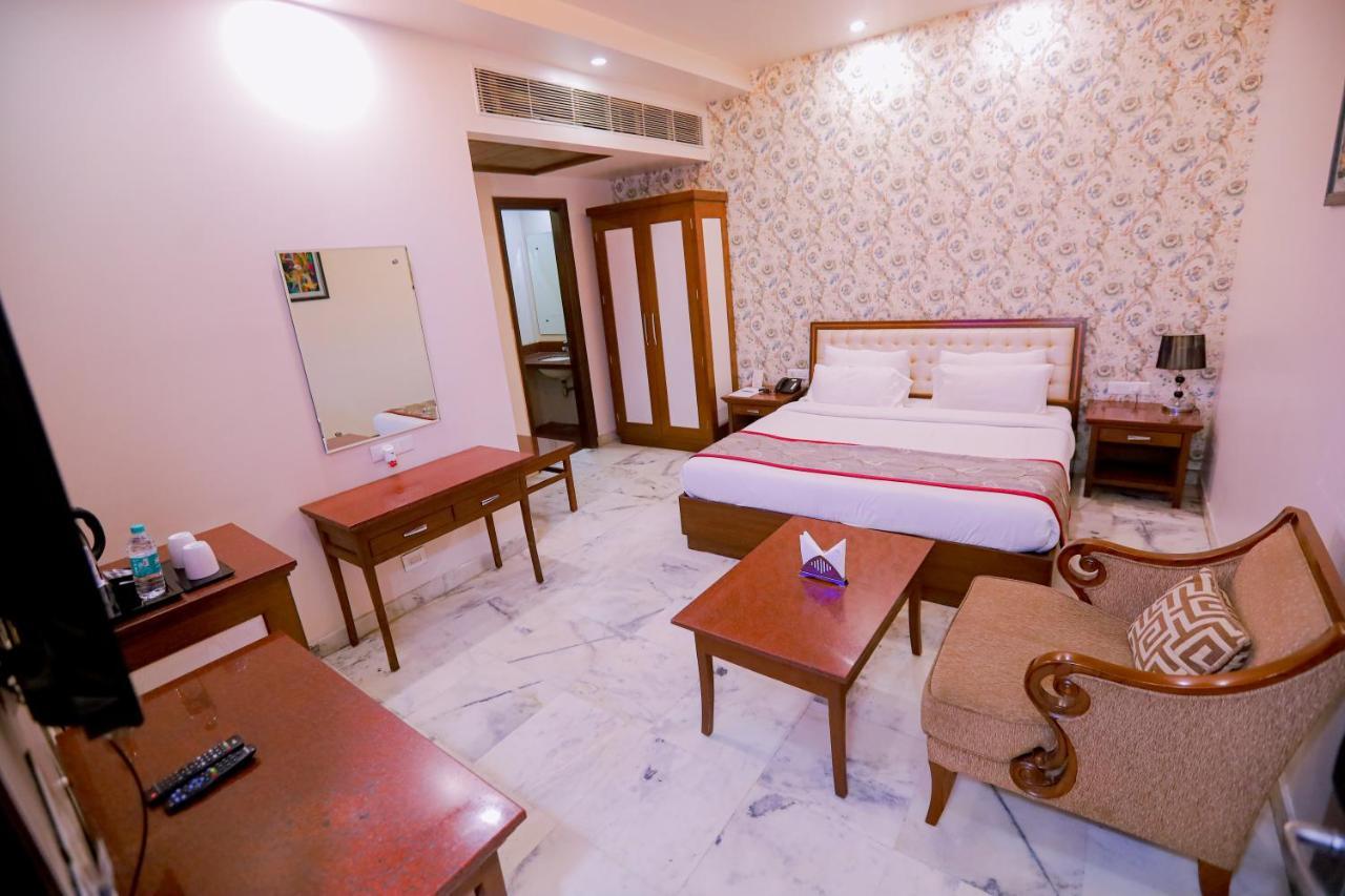 Hotel Leela Grande Karnal Exterior photo
