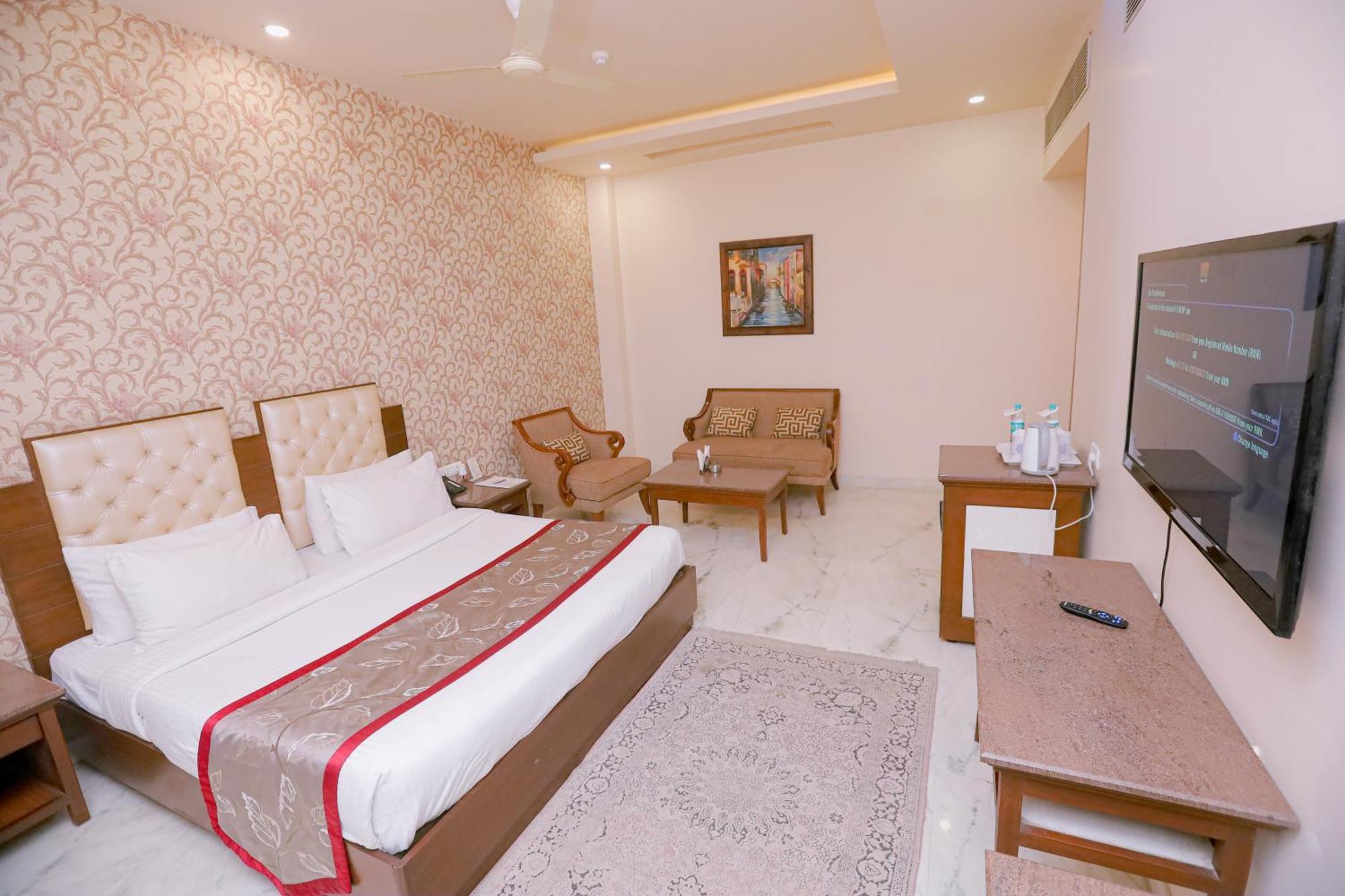 Hotel Leela Grande Karnal Exterior photo
