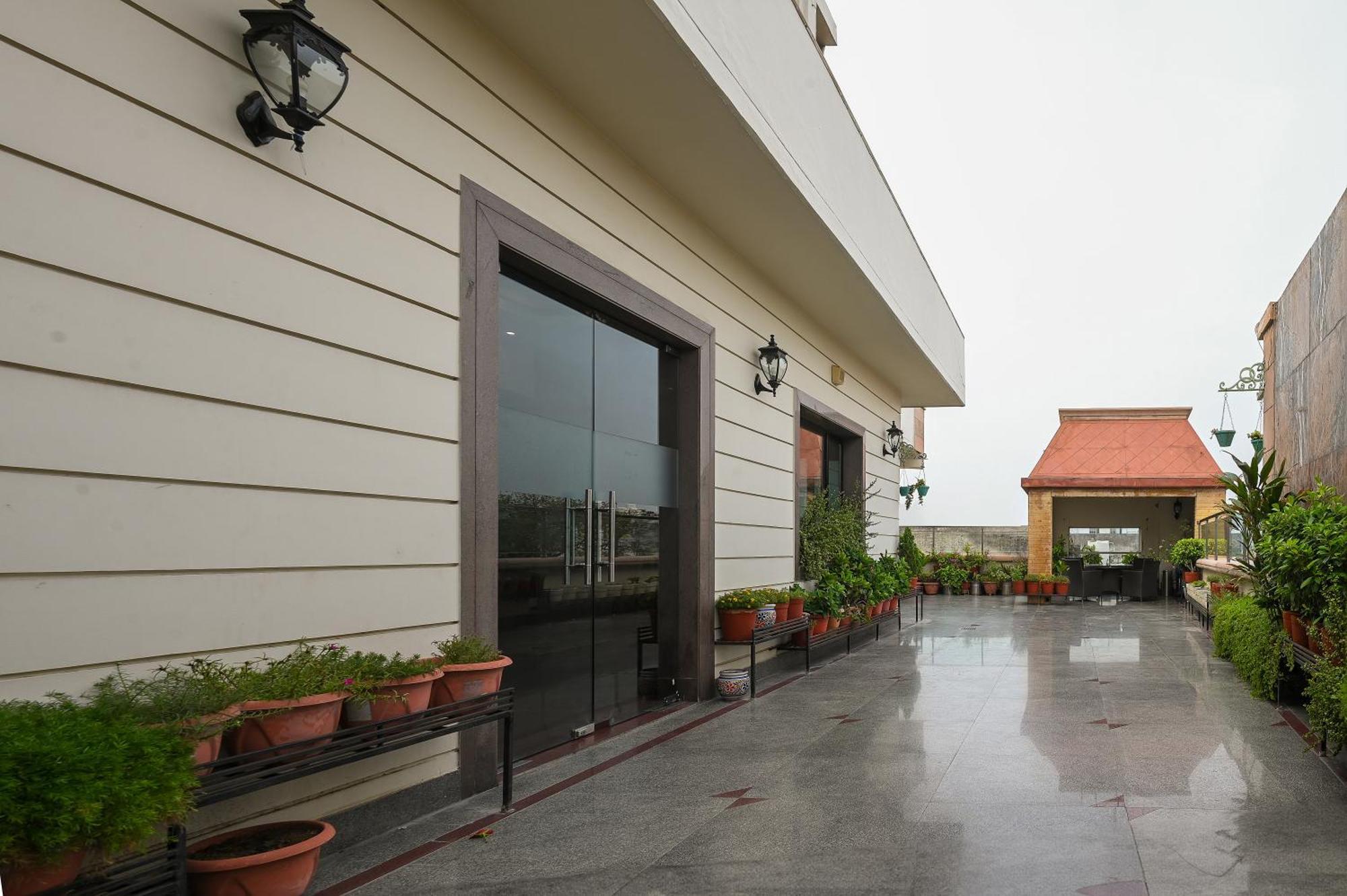 Hotel Leela Grande Karnal Exterior photo