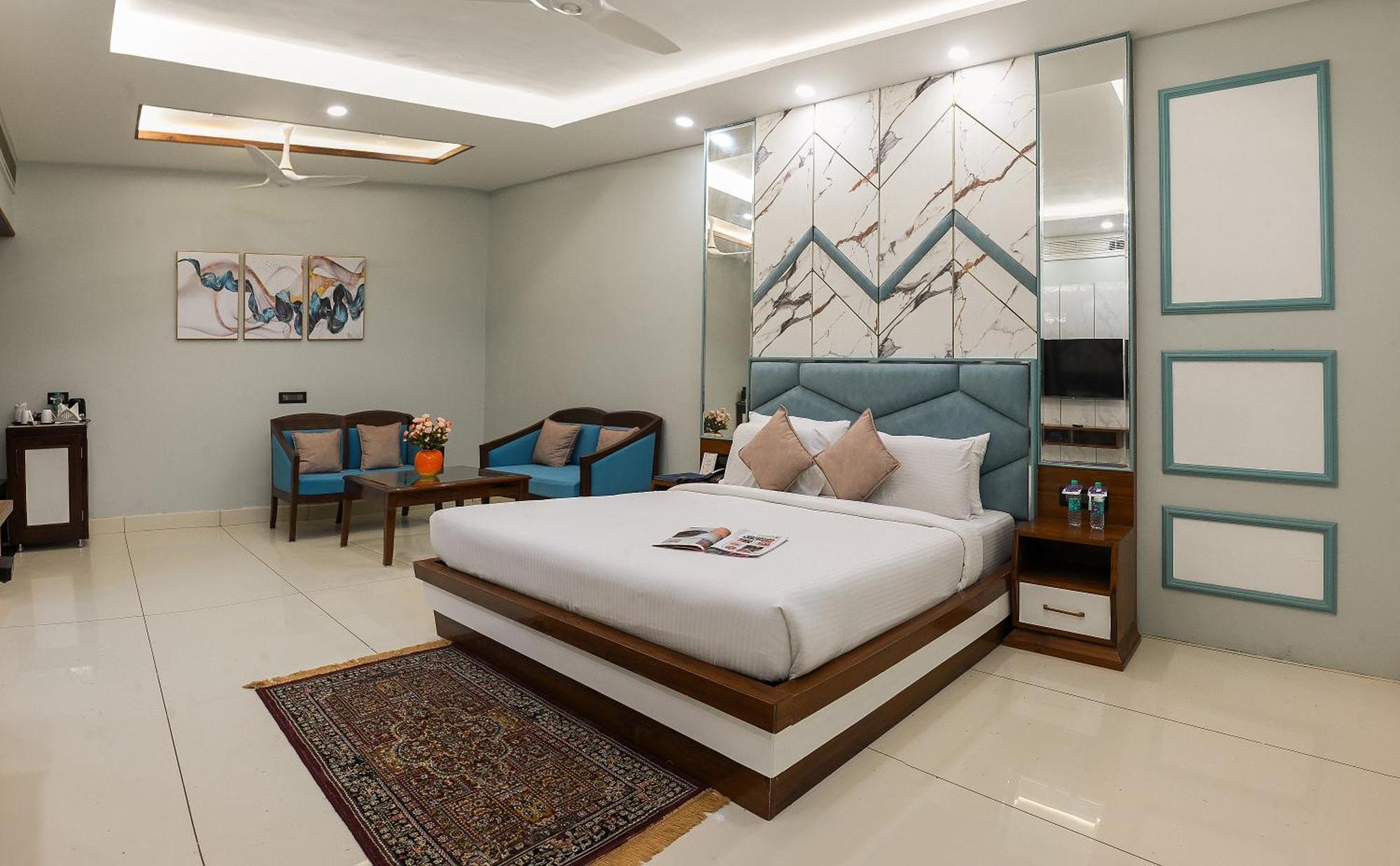Hotel Leela Grande Karnal Exterior photo