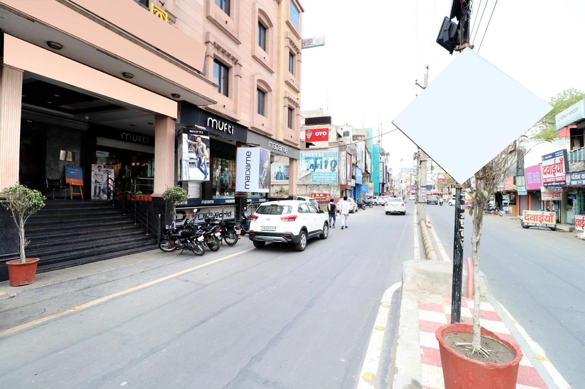 Hotel Leela Grande Karnal Exterior photo